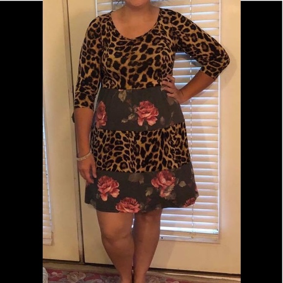 SALE🌸🌺Floral and Leopard 🐆 dress - Picture 3 of 3